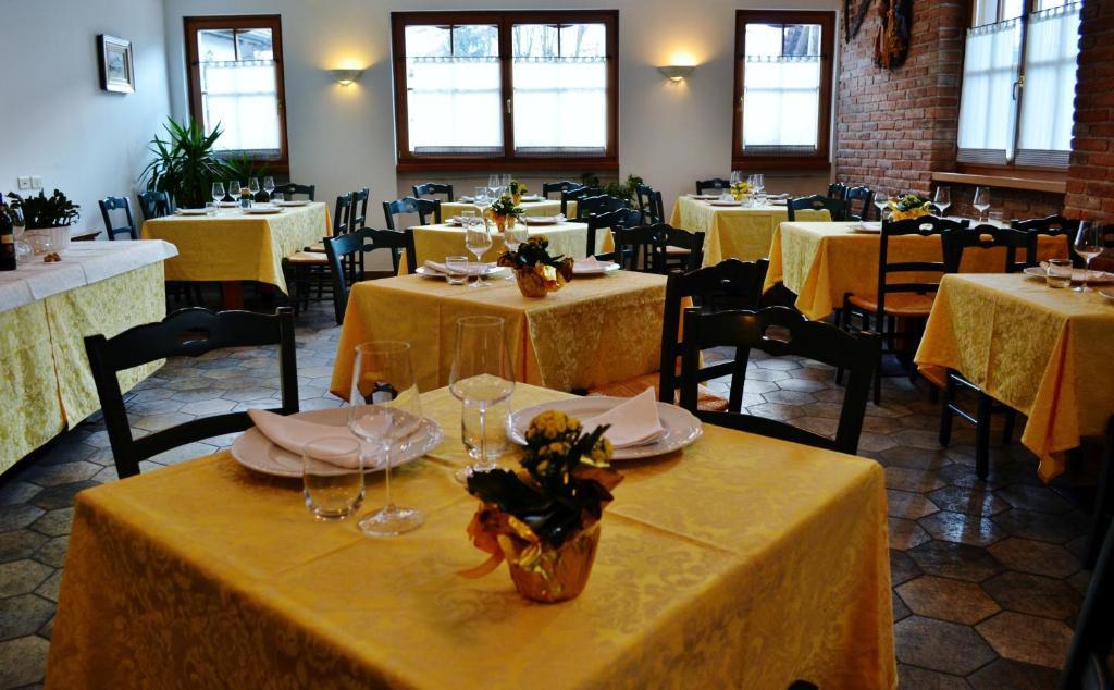 Hotel Locanda Le Tre Oche Моліна-ді-Ледро Екстер'єр фото